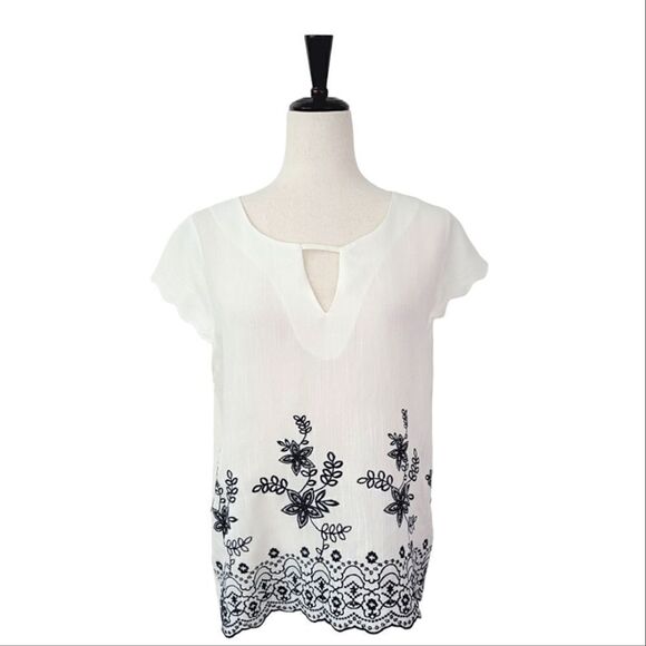 Mine Ivory Embroidered Keyhole Neck Scalloped Cap Sleeve Sheer Blouse Size M - Picture 1 of 10
